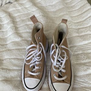 Converse- Run Star Hike Platform High Tops